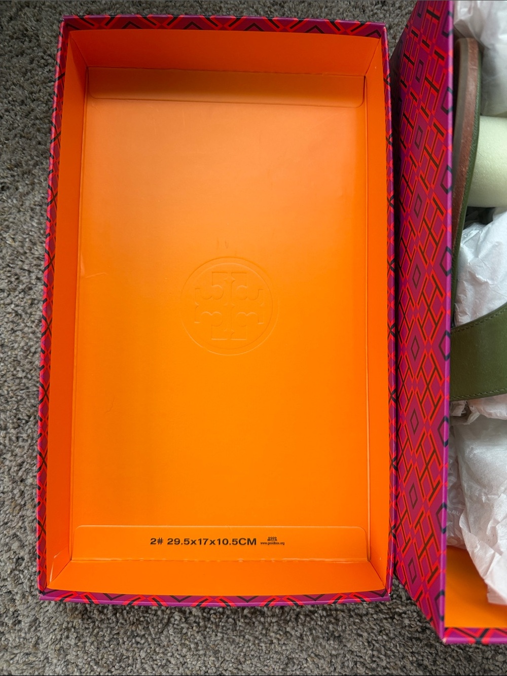 Tory Burch Olive Green Leather Logo Thong Sandals - Picture 8 of 8